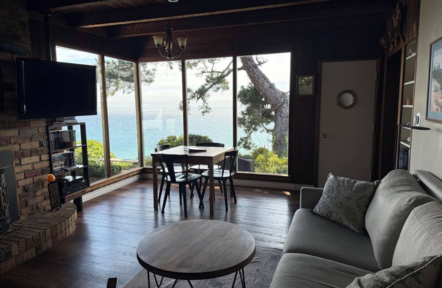 Oceanfront 1+ Bedroom Coastal Retreat with hot tub