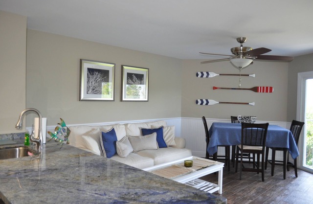OCEANFRONT 2 BDRM, 2 BATH APT, KEY LARGO, TAVERNIER