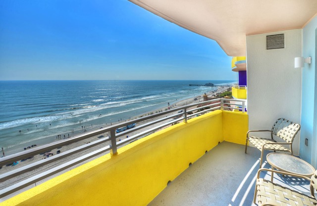 Oceanfront - 3 Bedroom Deluxe