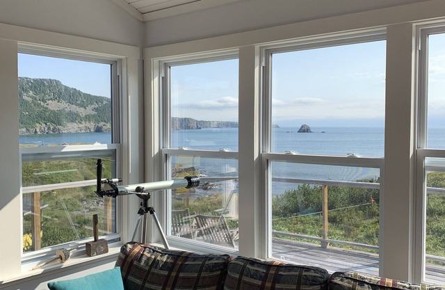 Oceanfront 3 bedroom Bungalow. in a beautiful cove just 1.5 hrs from St. John's.