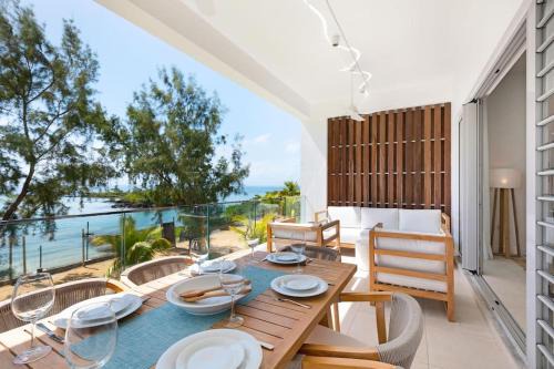 Oceanfront 3BR and 3BA Apartment with beach access