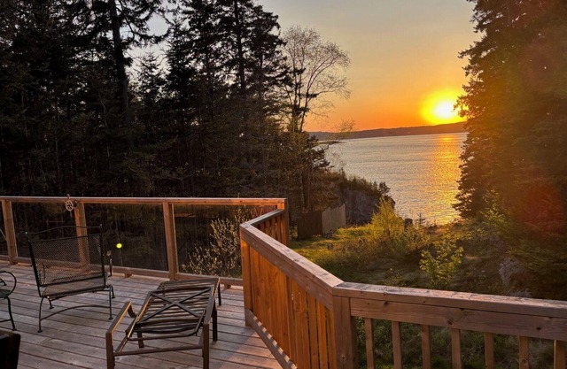 Oceanfront cottage with new Oceanfront Master BR in 2023, complete remodel 2021