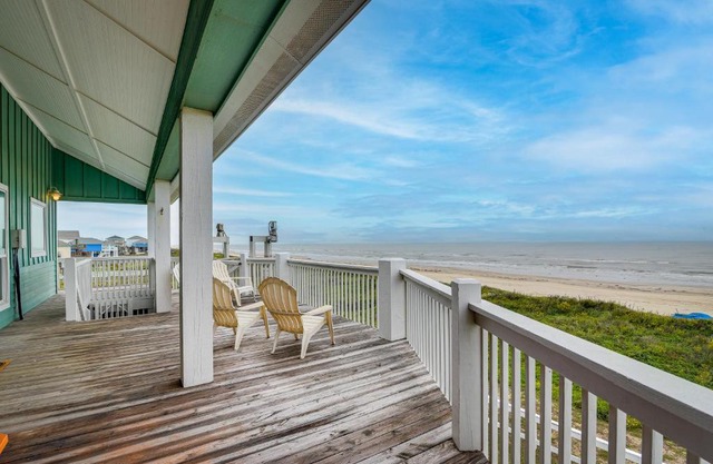Oceanfront Crystal Beach Vacation Home with Deck!