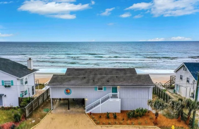Oceanfront Getaway, Pets Allowed, WiFi, Hammocks, Space for Families