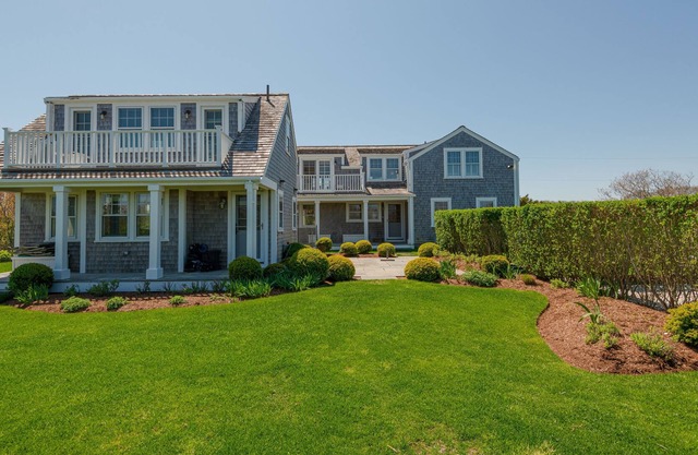Oceanfront House & Studio in Squam with Private Stairs to the Beach