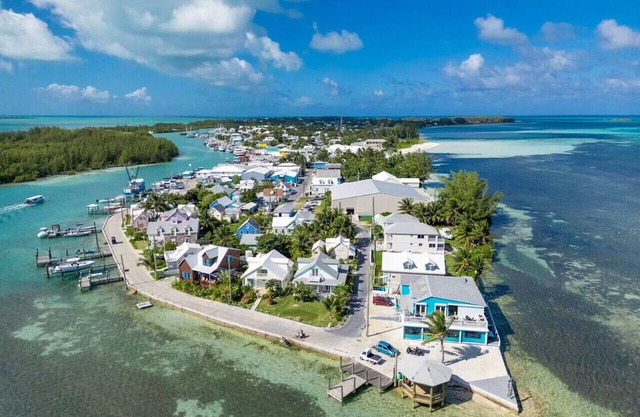 Oceanfront Island Living Gather & Relax