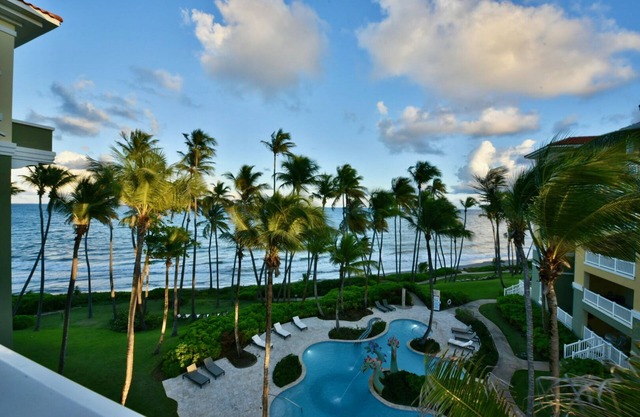 Oceanfront Luxurious Two Master Bedrooms 2 1/2 baths 2-King Beds
