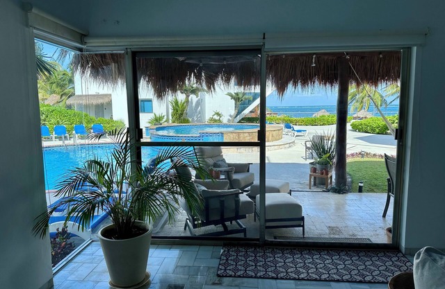 Oceanfront Luxury Home Wifi 4 Smart TV'S Pool & Spa