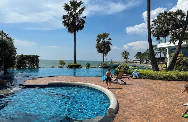 Oceanfront Luxury 2BR Condo with Private Beach and Pool [1 Minute to Beach ]
