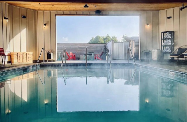 Oceanfront Oasis: Long Beach Retreat Near Discovery Trail! Pets Allowed, Pool.