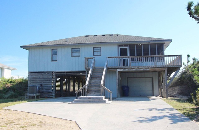 OCEANFRONT, Ocean Views, Beach Walkway, Screened Porch, SS236, Poncho's Villa