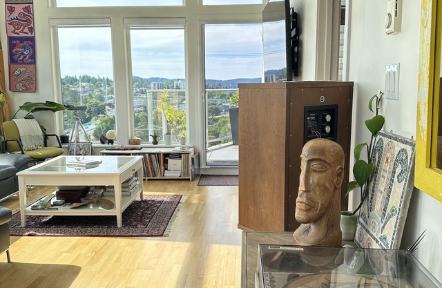 Oceanfront Penthouse with Private Rooftop, Covered Balcony & Ocean/Mountain View