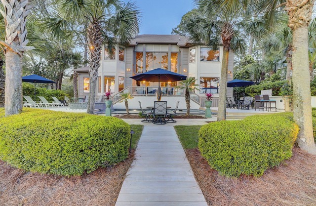 Oceanfront Six Bedroom Spacious Home w/Private Pool - Located in Sea Pines!