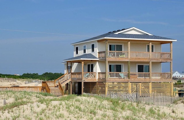 Oceanfront, secluded, private pool. Accessible only by 4x4 vehicle