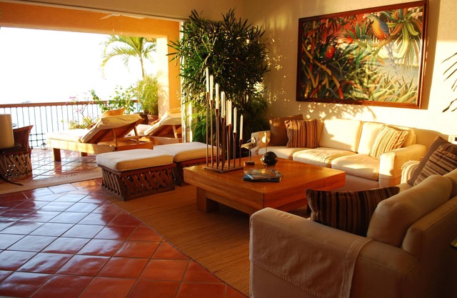 Oceanfront South Shore condo