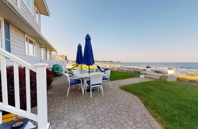 Oceanfront Stunner w/Kayaks, Beach Gear, Fireplace, Amazing Water Views & Pond