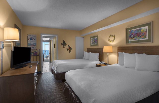 Oceanfront Suite at Family Friendly Resort + Official On-Site Rental Privileges