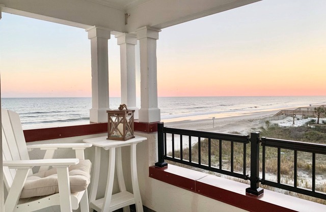 OCEANFRONT CONDO AMAZING VIEWS OF TOPSAIL BEACHES!