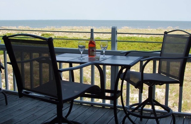 OCEANFRONT DECK! Villa with Awesome Views! Book Now!