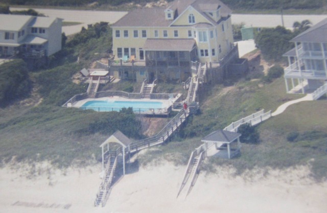 OCEANFRONT VICTORIAN MANSION HUGE 20' X 40' POOL/HOT TUB, PET FRIENDLY