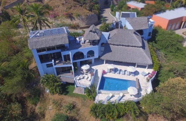 Oceanfront Villa Located in Upscale Community