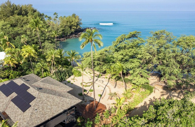Oceanfront Waialea Bay Home with AC