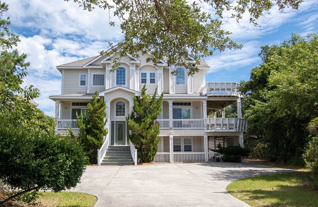 Oceanside, 8 BRs, Private Pool, Hot Tub, Close to Beach Access, PI62, Jewel of the Isle