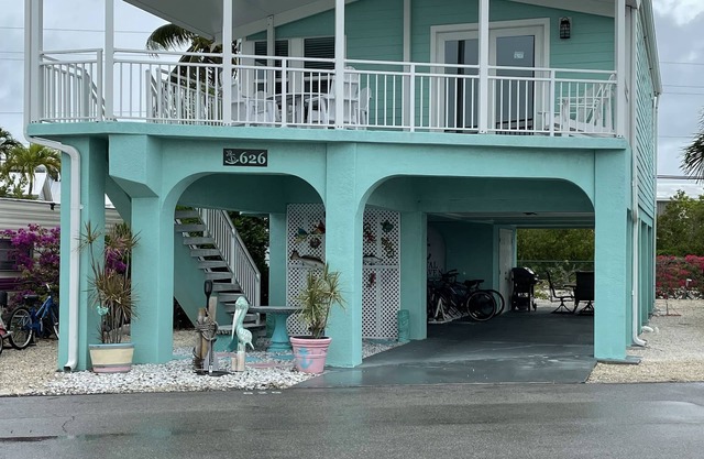 Oceanside Paradise in the FL Keys Free Kayaks Bikes Wifi Outdoor BBQ Grill