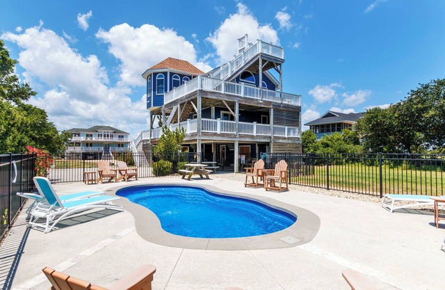 Oceanside, Pool, Poolside Bar, Sun Decks, WC803, Believing is Sea-ing