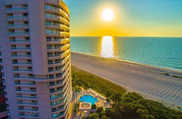 Oceanside Treasure by GoldenCoastRentals