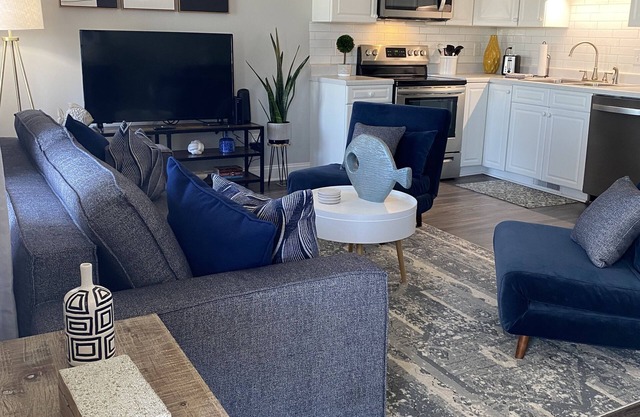 Oceanview and pet friendly!n August dates available!