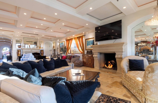 Oceanview Blufftop Luxury Stay | Walk to Ole Hanson & Casino Wedding Venues