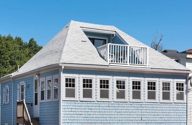 Oceanview Condo on Long Sands Beach