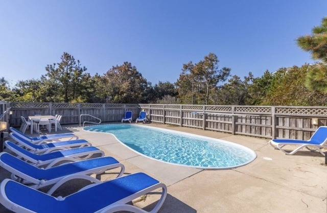 OceanViews with private pool & hot tub — Rest Ashore