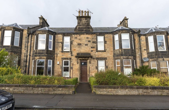 Ochil View - an apartment that sleeps 4 guests in 2 bedrooms