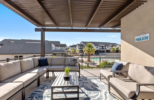 Ocotillo Springs Resort 18| Sleeps 18 people, Arcade Game, Grill, and Community Amenities