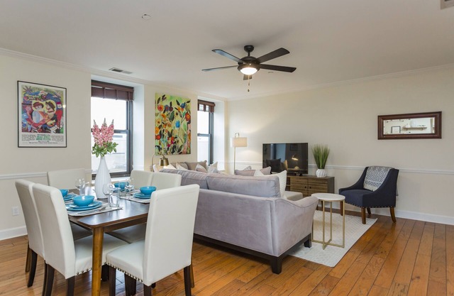 ❤️ of Downtown Condo: Free Parking + W/D. Near Church & 7th.
