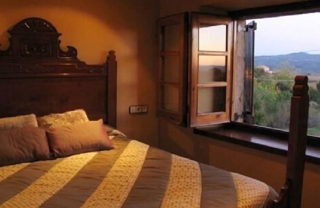 OFFER - IDEAL RURAL HOUSE FOR FAMILY AND FRIENDS BETWEEN MANRESA AND VIC