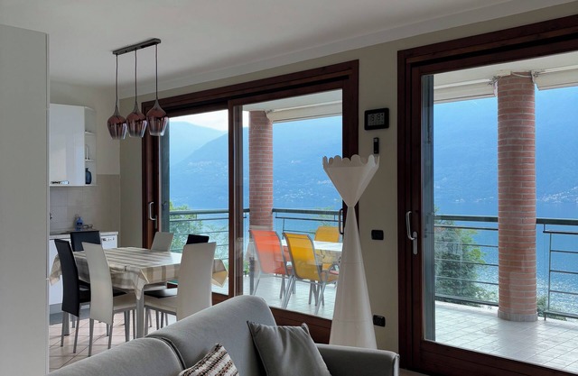 OFFER IN MACCAGNO: SPECTACULAR VIEW ON LAKE MAGGIORE - 2 km from the border