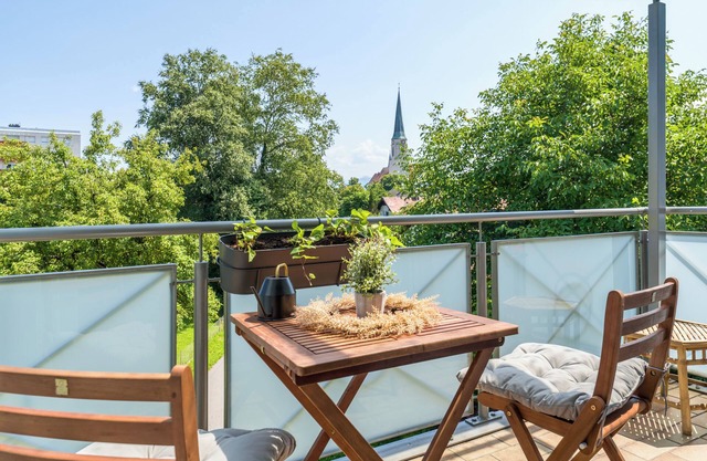 OG2 L 70m² 2 room city apartment in the center 15 min Salzburg