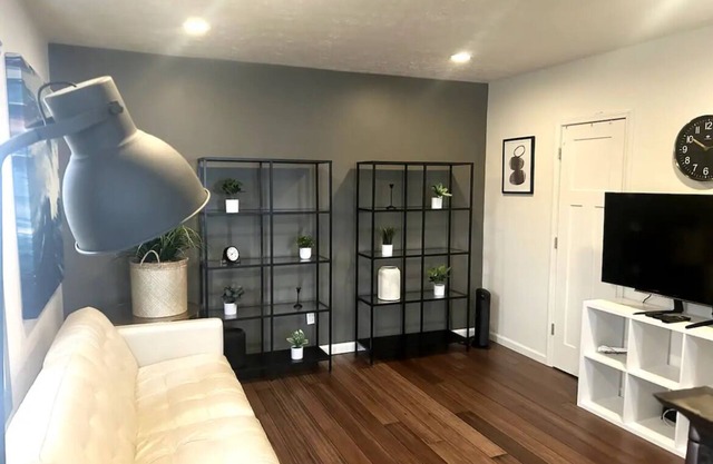 Ohio City Updated Franklin Blvd 2nd Floor Home