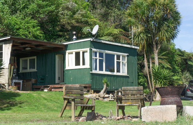 OHIWAHEAVEN True traditional Kiwi Bach Secluded!!