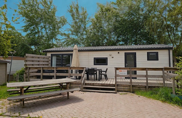 OK31 "Sien" vacation chalet in Oostkapelle