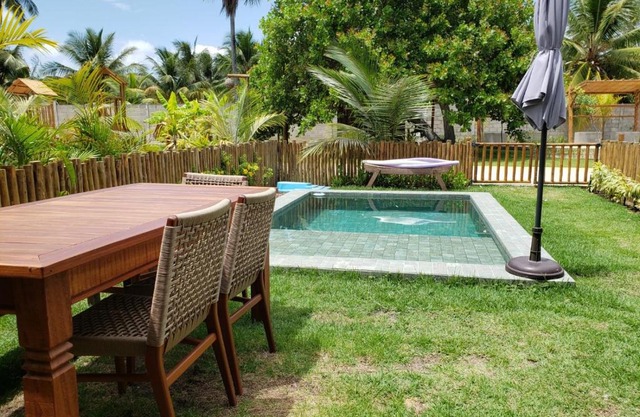 OKA 25: Casa com piscina em condomínio beira mar em Milagres