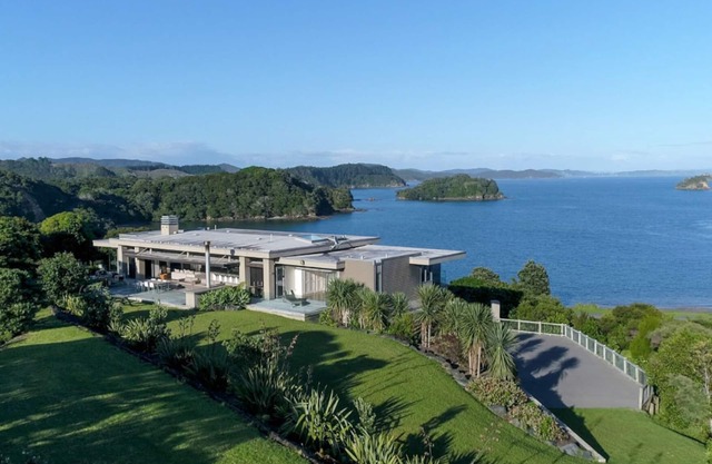 Oke Beach House - Rawhiti Luxury