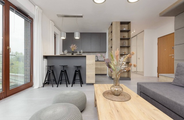 Okrzei 8 | Apartment with 1 bedroom and 2 balconies