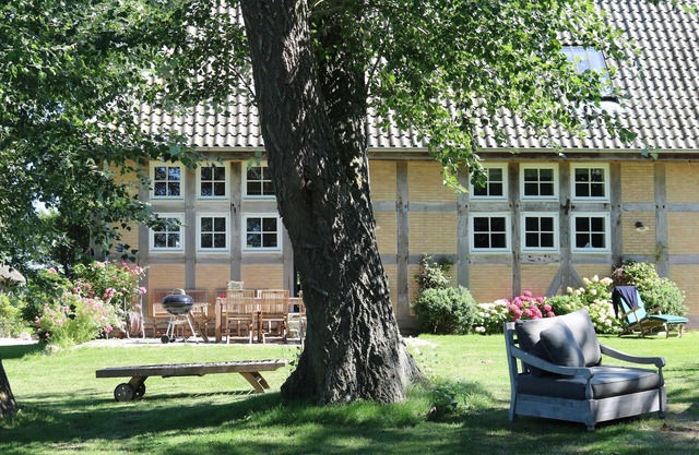 Old barn near the beach with fireplace, sauna and plenty of space for families