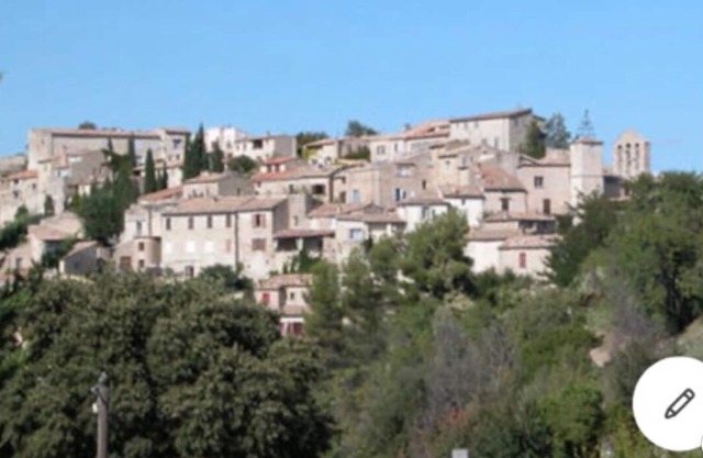 Old house with beautiful view of the Luberon