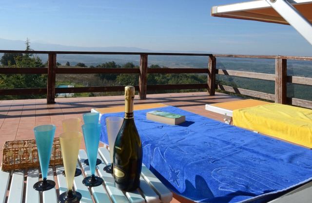 Old Hunting Lodge With Exceptional Views of Lakes and Villages of Val di Chiana