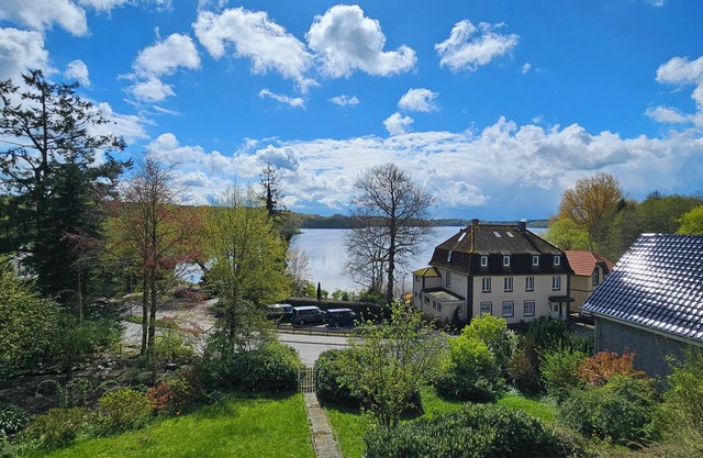 Old lake view jewel